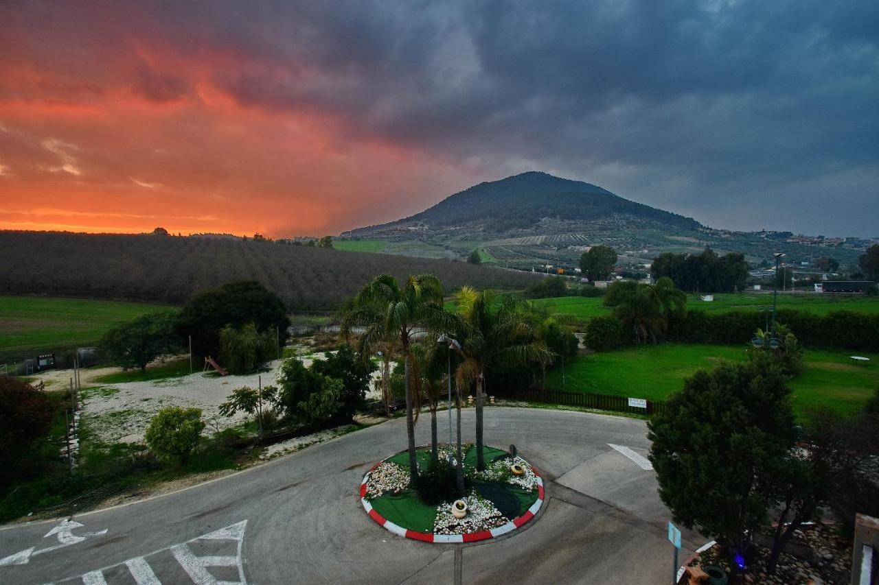Pearl Of The Valley Hotel Kfar Tavor Luaran gambar